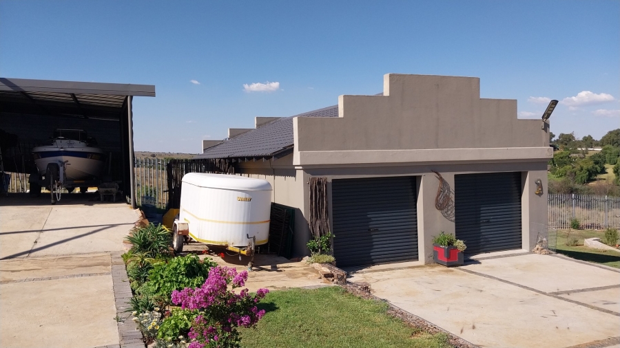 6 Bedroom Property for Sale in Deneysville Free State